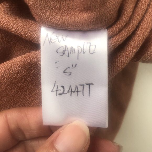 Doe & Rae Earth Colored Distressed Slash Cut Tank - Size Small - Picture 4 of 6